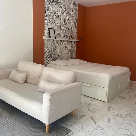 Lovely Center With Balcony Appartement